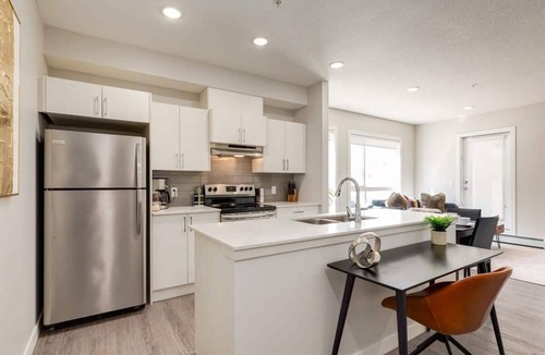 Shaganappi Apartment | Pet Friendly Apartment w/Free Underground Parking