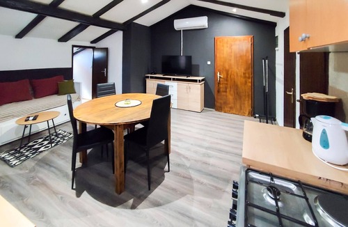 Njivice Apartment | Pet friendly apartment in Njivice with WiFi