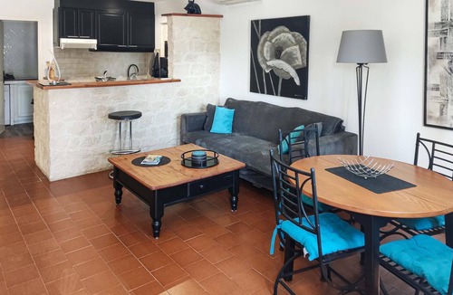 Murviel-les-Montpellier Apartment | Pet friendly apartment in Pignan