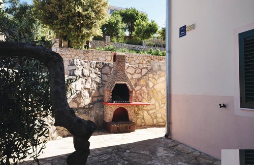 Tijesno Apartment | Pet friendly apartment in Tisno with WiFi