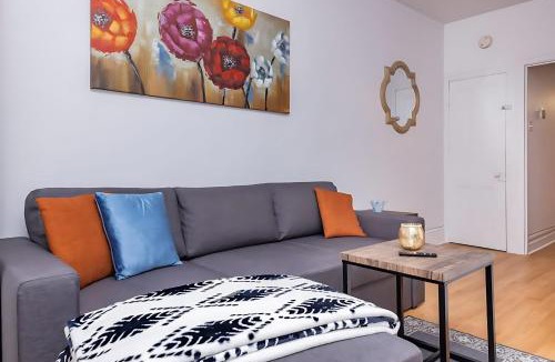 Sandy Hill Apartment | Pet-friendly Apartment - Steps to Rideau Centre