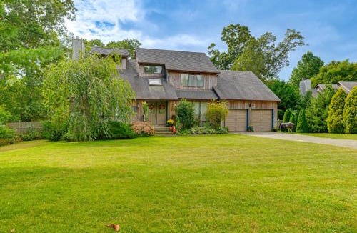 Aquebogue Apartment | Pet-Friendly Apt w/Hot Tub Near the Hamptons!