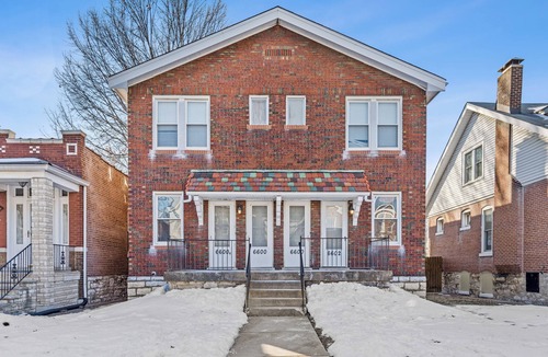 Lindenwood Park Apartment | Pet Friendly Apt with Workspace