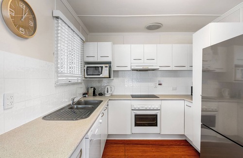 Moffat Beach House | Pet Friendly at Moffat Beach