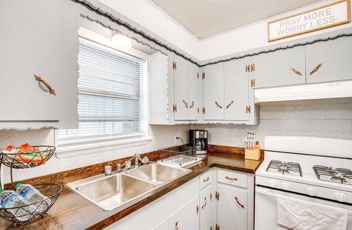 Atoka House | Pet-Friendly Atoka Vacation Rental w/Large Yard!