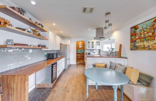 Govalle House | Pet-Friendly Austin Home w/Private Yard + Deck!