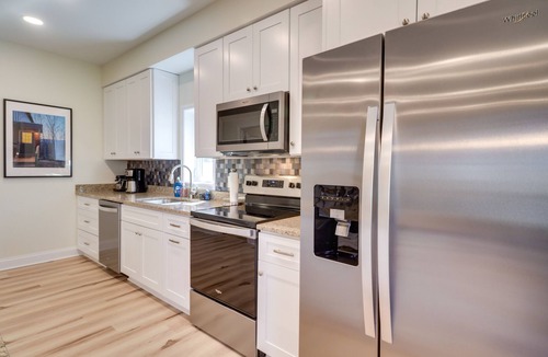 Mount Jackson House | Pet-Friendly Basye Vacation Rental w/Fireplace!