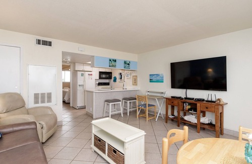 Corpus Christi Condo | Pet-Friendly Beachside Condo | Steps to the Sand & Patio