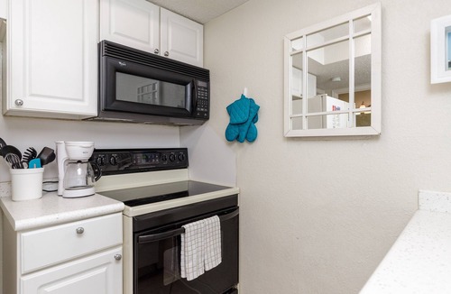 Corpus Christi Condo | Pet-Friendly Beachside Condo | Steps to the Sand & Patio