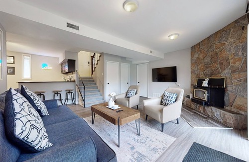 Port Franks Cottage | Pet Friendly Beach House with Games Room + Hot tub
