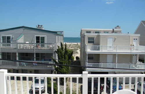 Gold Coast Condo | Pet Friendly Beachfront for Half the Price!