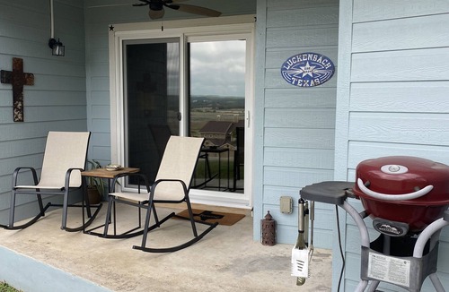 Canyon Lake Condo | Pet friendly beautiful sunset view