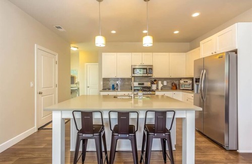 Old Farm District House | Pet-Friendly Bend Escape with Cozy Fireplace