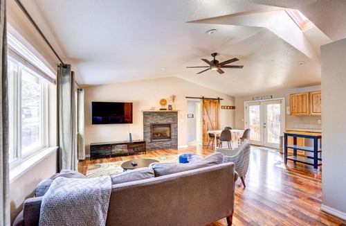 Southern Crossing House | Pet-Friendly Bend Home about 2 Mi to Downtown