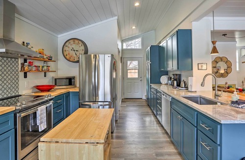 Bend House | Pet-Friendly Bend Vacation Rental w/ Yard!