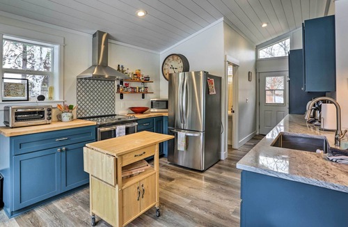 Bend House | Pet-Friendly Bend Vacation Rental w/ Yard!