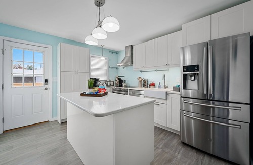 St. Louis House | Pet Friendly - BIG Yard - Fast Wi-Fi - Sleeps 10 - Easy access to I-55 downtown