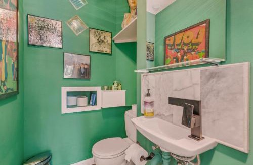 Claremont Apartment | Pet friendly Blue Oasis for 8