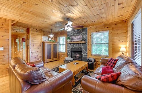 Bryson City House | Pet-Friendly Bryson City Cabin with Fire Pit and Deck!