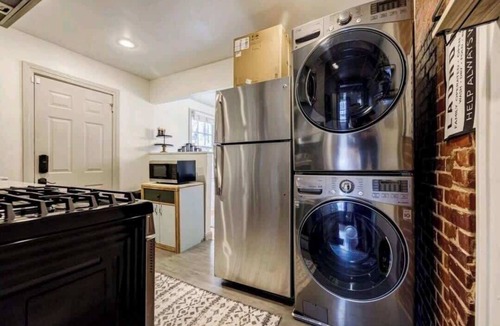 Old Fourth Ward House | Pet Friendly Bungalow Steps to Inman Park