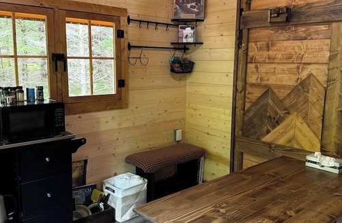 East Hants Cabin | Pet-Friendly Cabin | Sleeps 2 | Private Fire Pit
