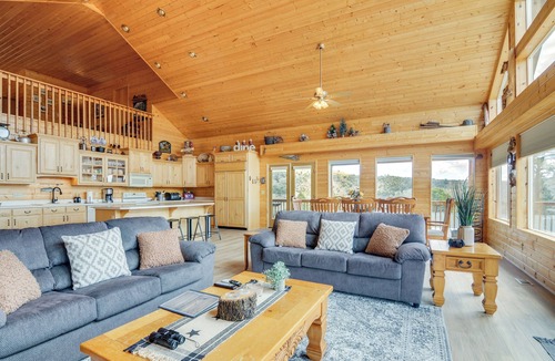 Mammoth Creek Cabin | Pet-Friendly Cabin < 1 Mi to Panguitch Lake!