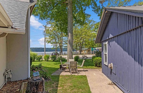 Newaygo Cabin | Pet-friendly Cabin Dock, Kayaks, Firepit, BBQ