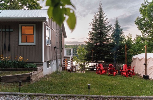 Catchacoma Cottage | Pet Friendly Cabin in the Kawarthas on the Lake