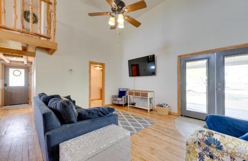 Uvalde House | Pet-Friendly Cabin on 3 Acres: 7 Mi to Uvalde!
