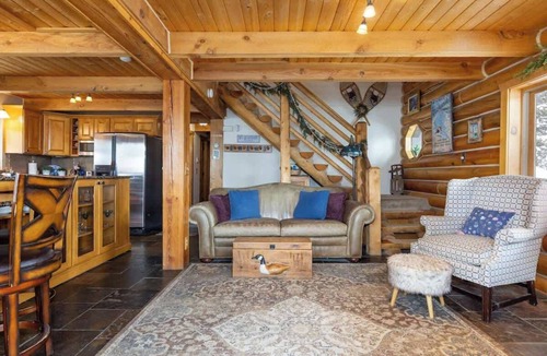 Quandary Village Cabin | Pet-Friendly Cabin with Hot Tub
