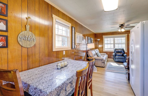 Greers Ferry Cabin | Pet-Friendly Cabin with Designated Boat Slip!