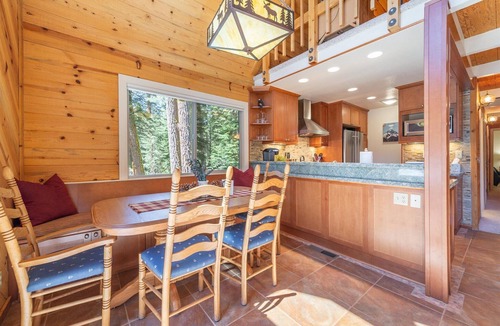 Kingswood Estates House | Pet-Friendly Cabin with Pool Table & Hot Tub