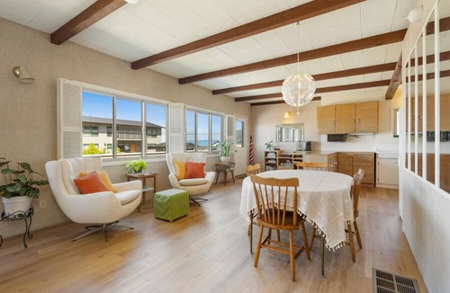 Lagoon Point House | Pet friendly Cabin with Beach access and Firepit