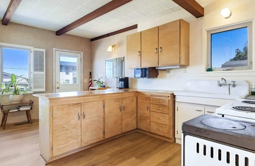 Lagoon Point House | Pet friendly Cabin with Beach access and Firepit