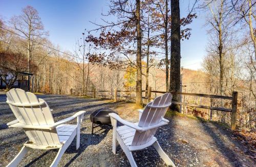Spruce Pine House | Pet-Friendly Cabin with Fire Pit in Spruce Pine!