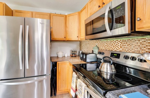 Canaan House | Pet-Friendly Canaan Home: Deck, Grill & Yard!