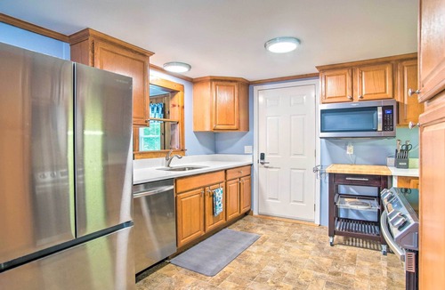 Dennis Port Cottage | Pet-friendly Cape Cod Getaway < 1 Mi to Beach