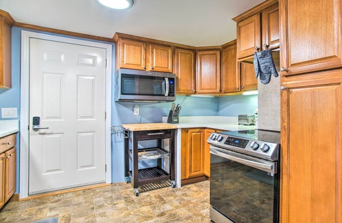 Dennis Port Cottage | Pet-friendly Cape Cod Getaway < 1 Mi to Beach