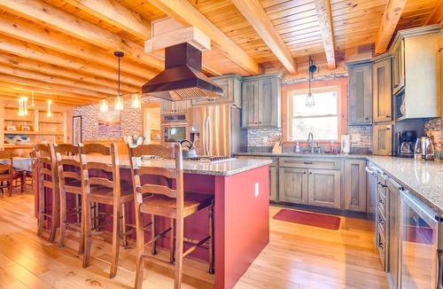 Carthage House | Pet-Friendly Carthage Home with Fire Pit!