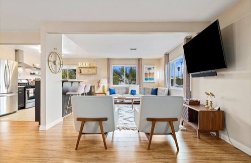 Desert Park Estates House | Pet-Friendly Casita with Pool & Spa