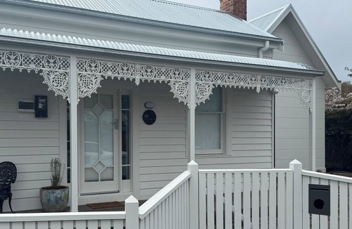 Ballarat East House | Pet friendly, central little gem