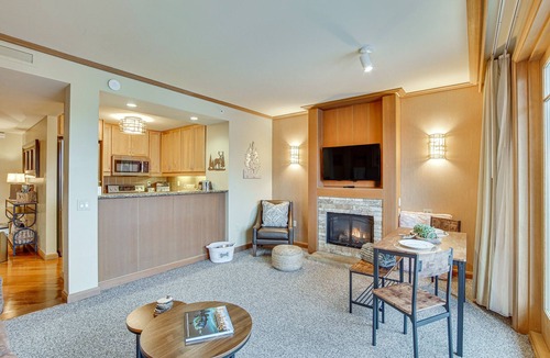 Cle Elum Condo | Pet-Friendly Cle Elum Condo - Hike, Ski & Relax!