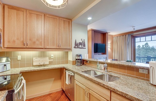 Cle Elum Condo | Pet-Friendly Cle Elum Condo - Hike, Ski & Relax!