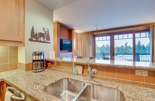 Cle Elum Condo | Pet-Friendly Cle Elum Condo - Hike, Ski & Relax!