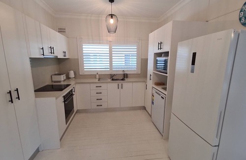 Ettalong Beach House | Pet Friendly, close to beach