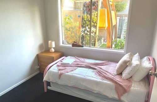 Clifton Springs House | Pet Friendly Coastal Stays