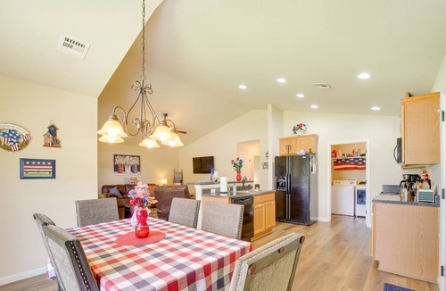 Tulsa County House | Pet-Friendly Collinsville Home ~ 19 Mi to Tulsa!