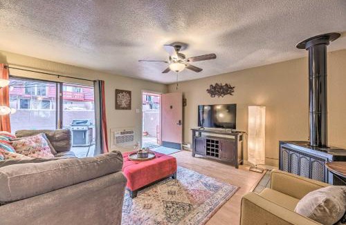 Ruidoso House | Pet-Friendly Condo - 2 Mi to Ruidoso Downs!