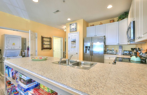 Lewes Condo | Pet Friendly Condo with Community Pool
