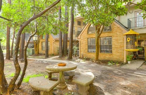 Bammel Apartment | Pet-Friendly Condo with Pool Access in Houston